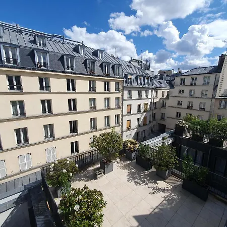 Eugène En Parigi