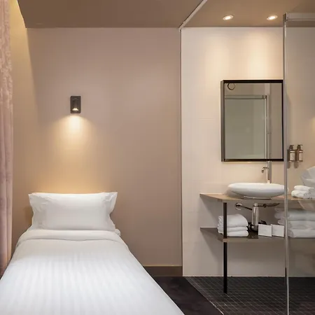Eugène En 4* Parigi
