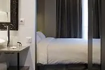 Eugène En Parigi