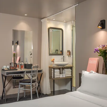 Grand Lafayette Hotel