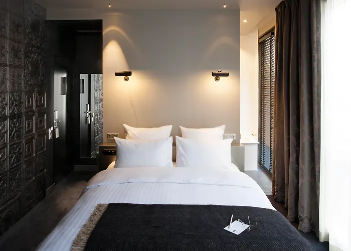 Grand Lafayette Hotel