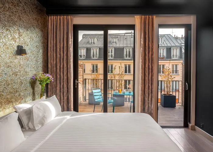 Grand Lafayette Hotel