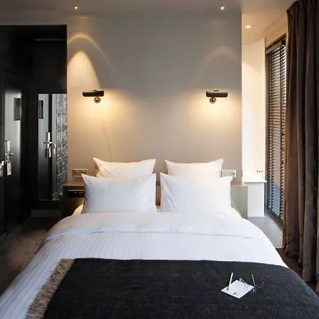 Grand Lafayette Hotel